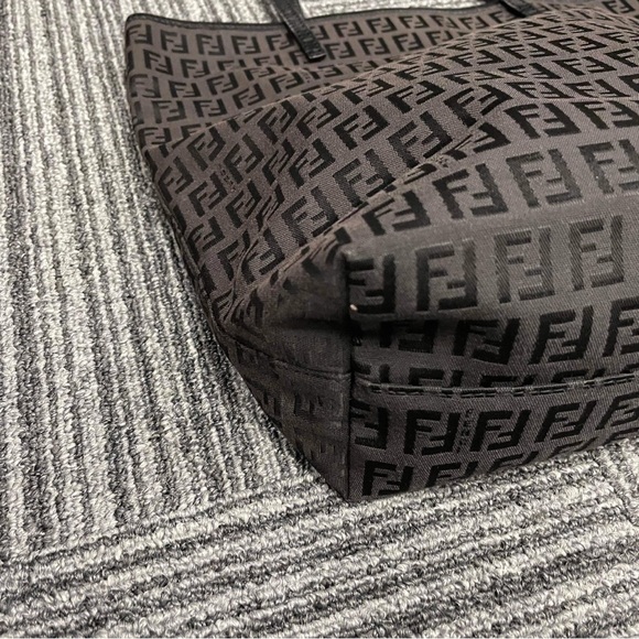 Fendi FF print tote bag - women - Leather/Nylon - Picture 4 of 16